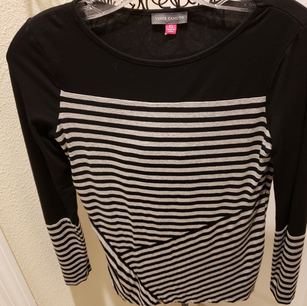 Vince Camuto XS striped Black and Gray top